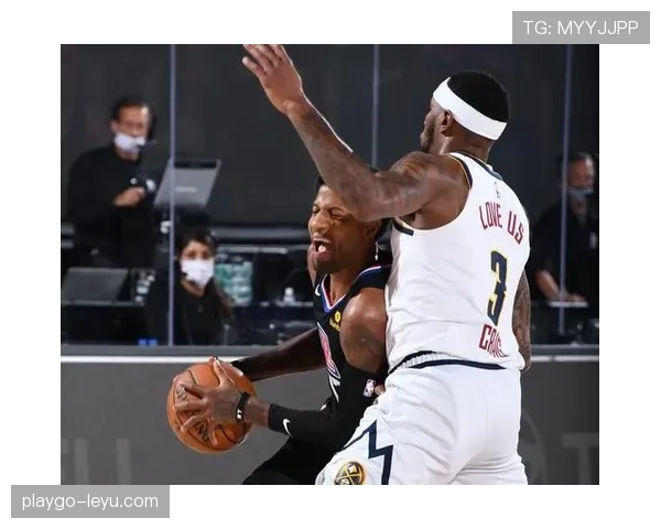 Rodri凭借卓越控球与出球能力引领攻防转换，表现亮眼成焦点