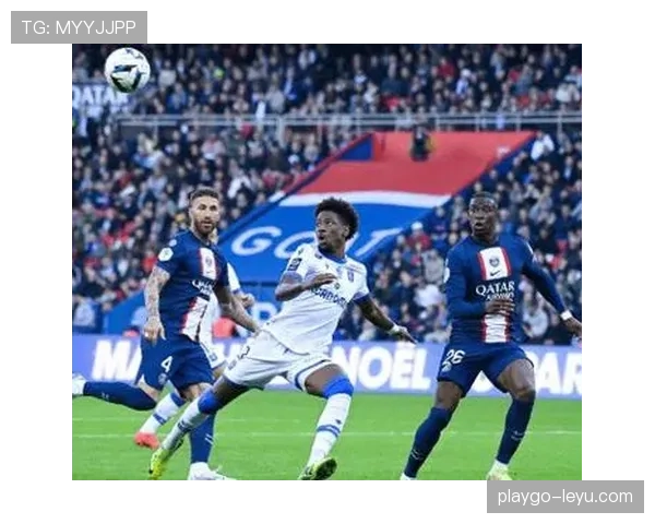 Osimhen破解双人包夹：新战术激活密集防守下的进攻突破口