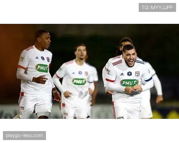 新赛季激战正酣,强队对决点燃球迷热情 新赛季激战正酣,强队对决点燃球迷热情