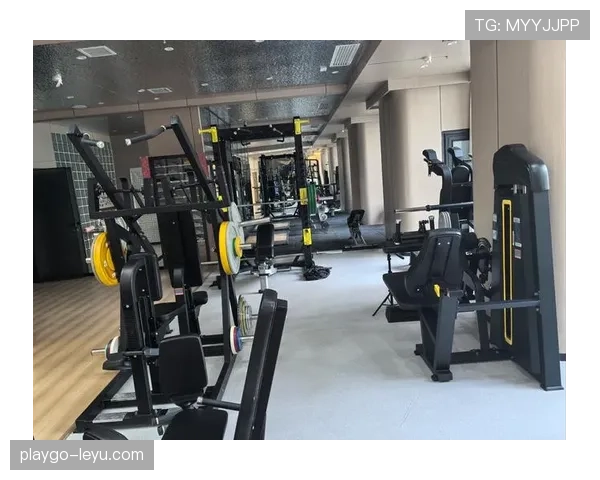 Osimhen迎休闲时光，状态回升引关注并立下新赛季新目标