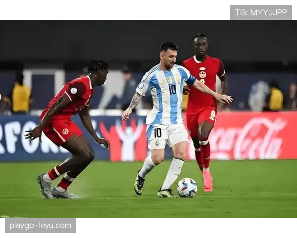 斯卡洛尼率阿根廷队状态回升,全力备战新一轮世预赛 斯卡洛尼率阿根廷队状态回升,全力备战新一轮世预赛